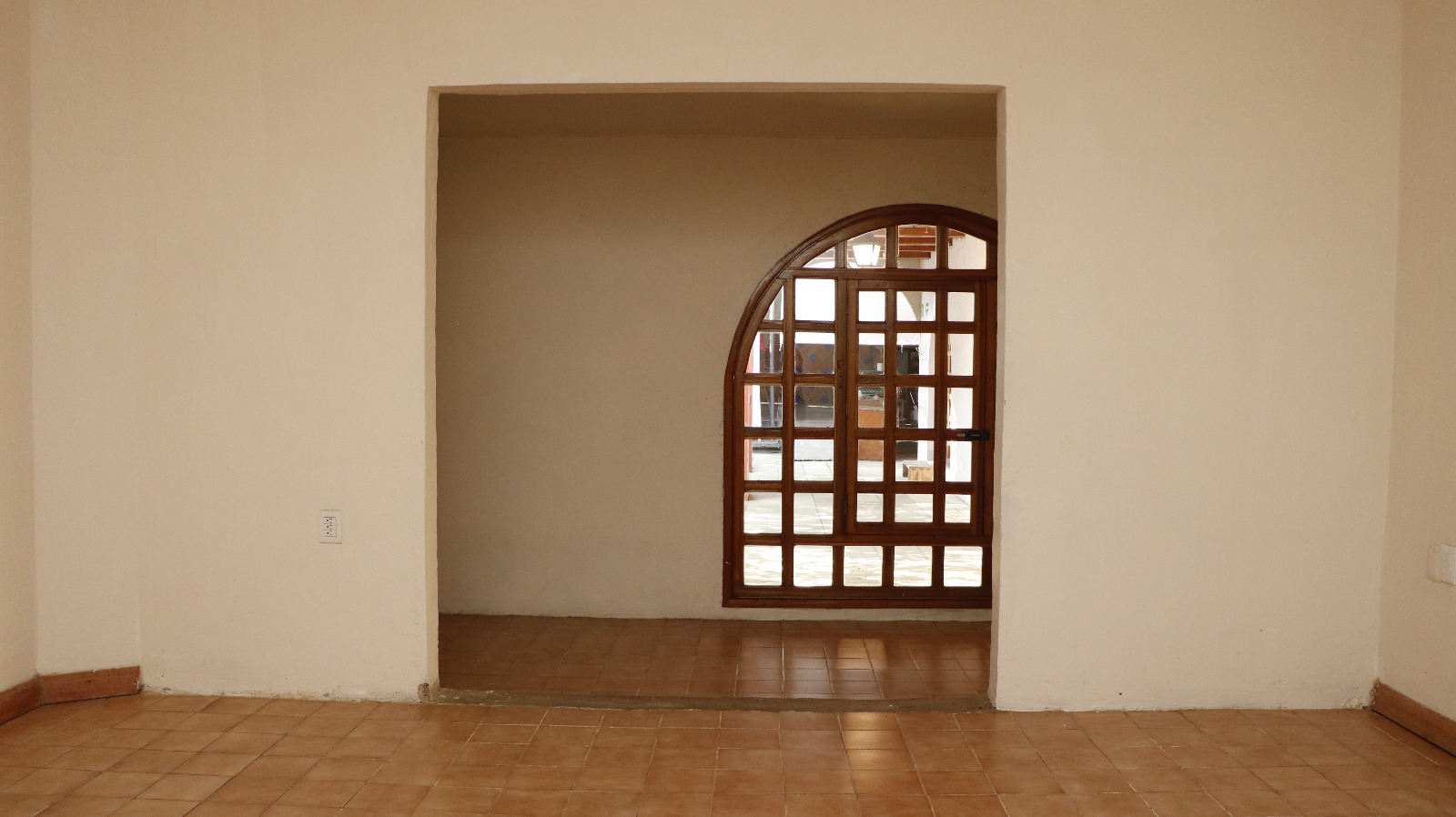 COMMERCIAL HOUSE FOR RENT IN BRENAMIEL OAXACA